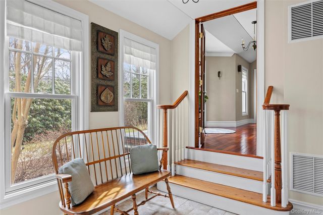 150 Quaker Path, Setauket, NY 11733