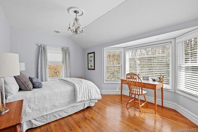 150 Quaker Path, Setauket, NY 11733