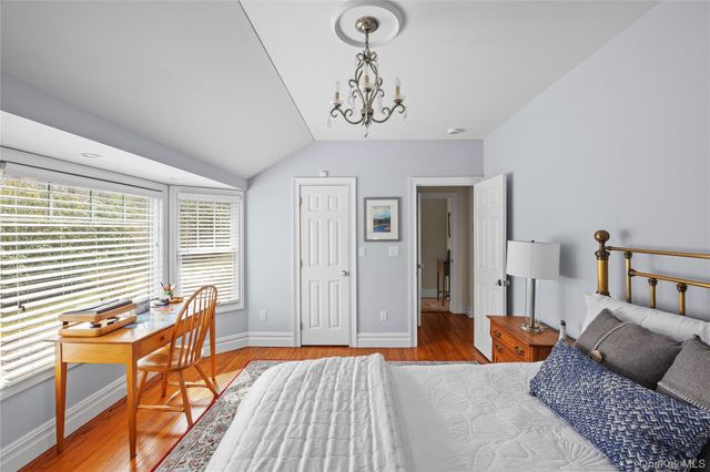 150 Quaker Path, Setauket, NY 11733