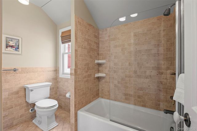 150 Quaker Path, Setauket, NY 11733