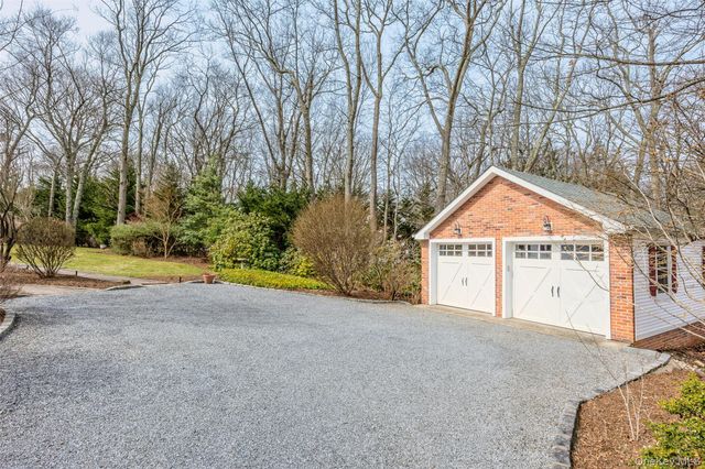 150 Quaker Path, Setauket, NY 11733