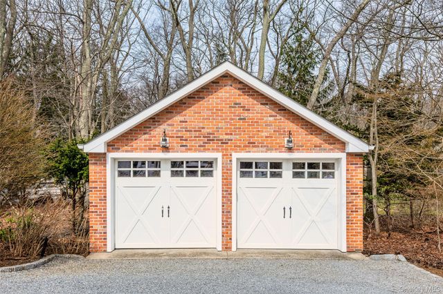 150 Quaker Path, Setauket, NY 11733