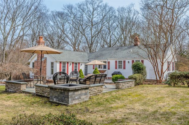 150 Quaker Path, Setauket, NY 11733