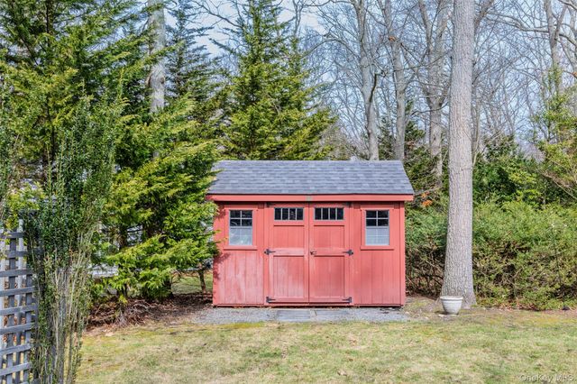 150 Quaker Path, Setauket, NY 11733