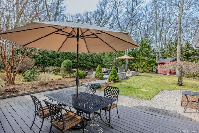 150 Quaker Path, Setauket, NY 11733