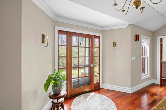 150 Quaker Path, Setauket, NY 11733