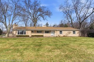 1043 Westview Road, Bloomfield Hills, MI 48304