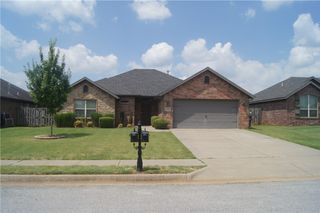 6102 38th Street, Rogers, AR 72758