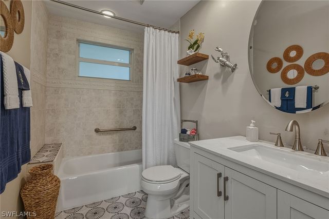 360 Gumbo Limbo LN, Marco Island, FL 34145