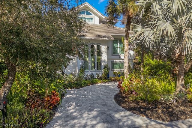 360 Gumbo Limbo LN, Marco Island, FL 34145