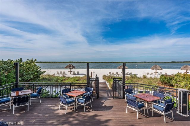 360 Gumbo Limbo LN, Marco Island, FL 34145