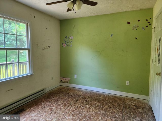 4850 PORTERSTOWN RD, Keedysville, MD 21756