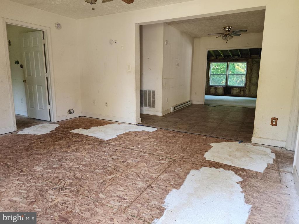 4850 PORTERSTOWN RD, Keedysville, MD 21756