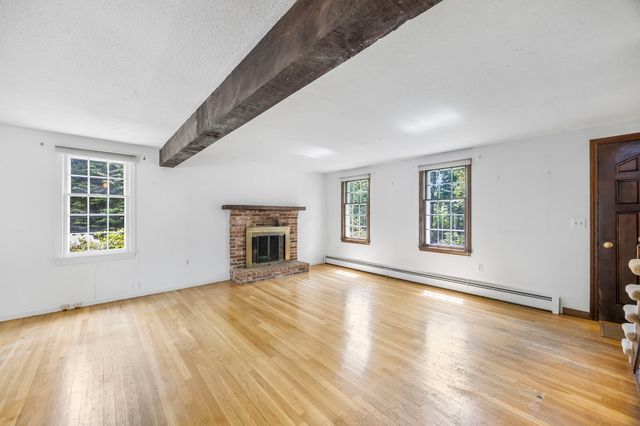 4 Ocean Ave, Newburyport, MA 01950