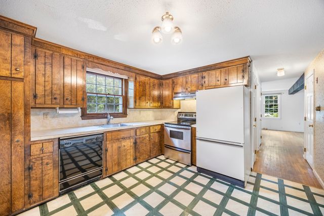 4 Ocean Ave, Newburyport, MA 01950