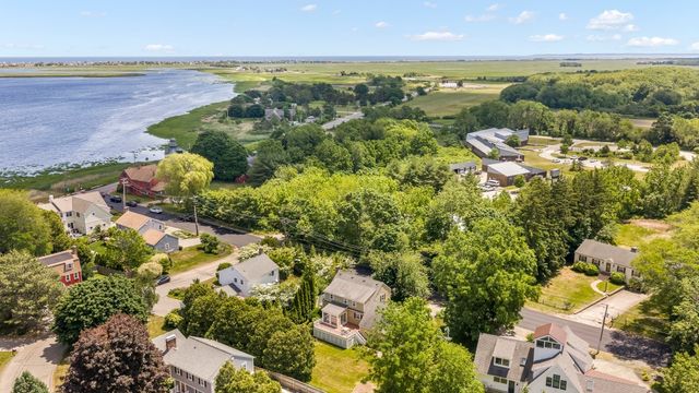 4 Ocean Ave, Newburyport, MA 01950
