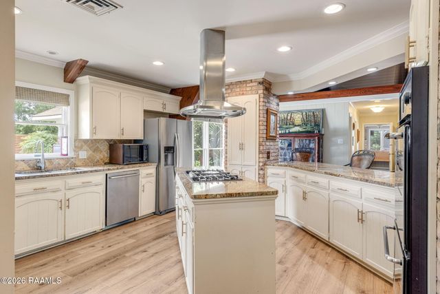 103 Flossmore Drive, Lafayette, LA 70508
