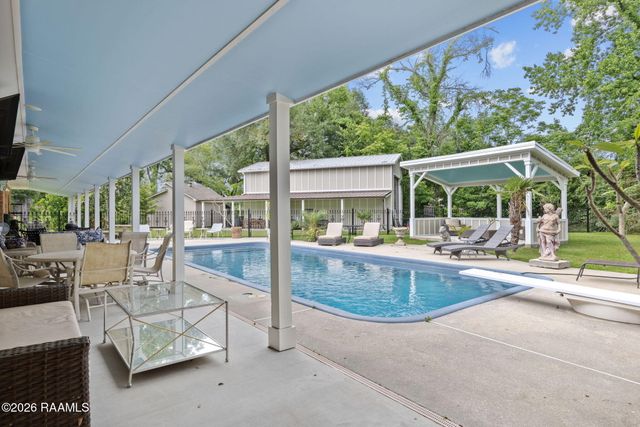 103 Flossmore Drive, Lafayette, LA 70508