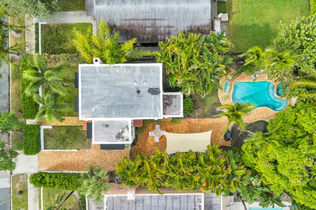 735 Kanuga Drive, West Palm Beach, FL 33401