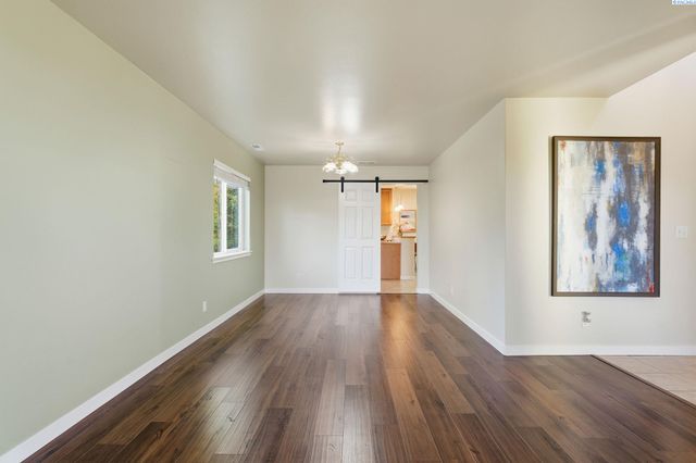 3731 Van Ct, West Richland, WA 99353