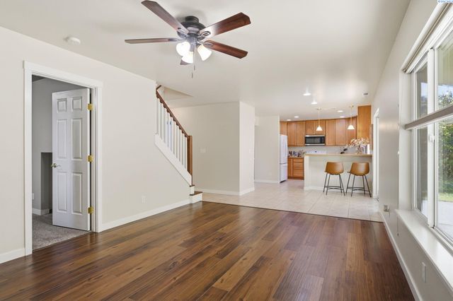 3731 Van Ct, West Richland, WA 99353