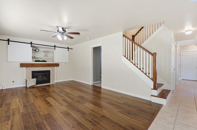 3731 Van Ct, West Richland, WA 99353