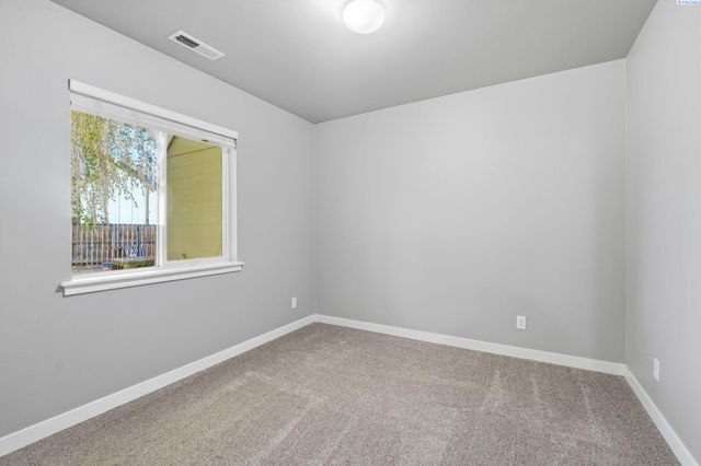 3731 Van Ct, West Richland, WA 99353