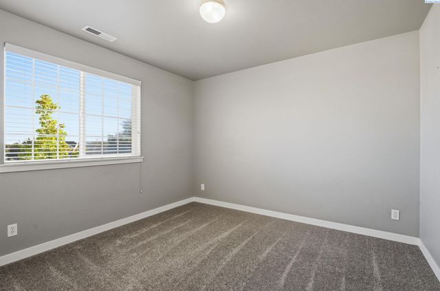 3731 Van Ct, West Richland, WA 99353