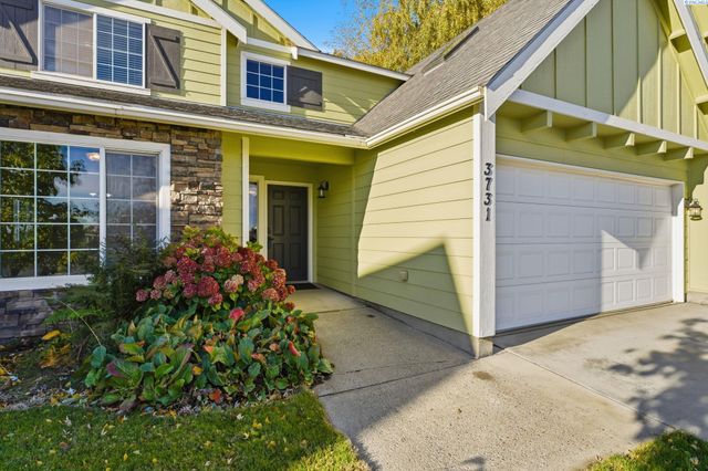 3731 Van Ct, West Richland, WA 99353