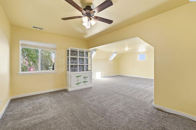 3731 Van Ct, West Richland, WA 99353