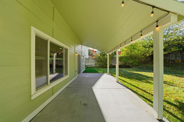 3731 Van Ct, West Richland, WA 99353