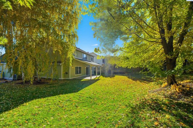 3731 Van Ct, West Richland, WA 99353
