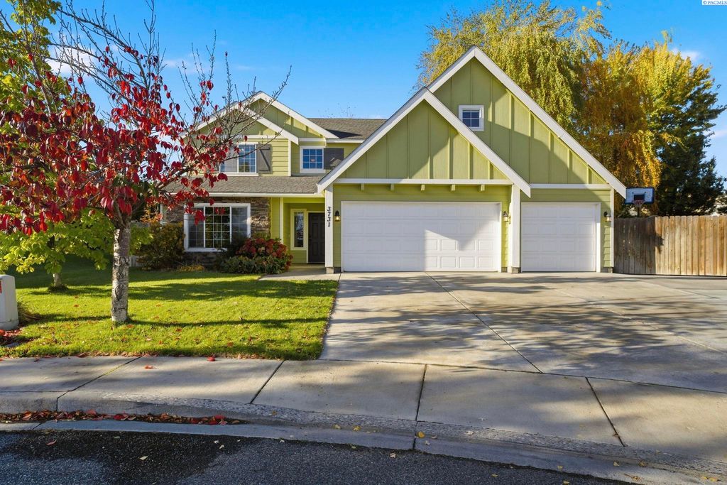3731 Van Ct, West Richland, WA 99353