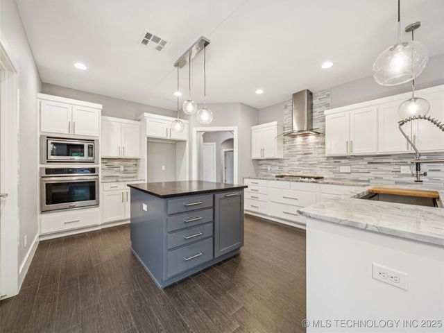 11427 S Ash Street, Jenks, OK 74037