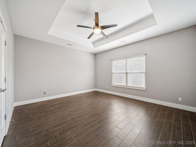 11427 S Ash Street, Jenks, OK 74037
