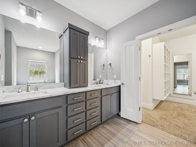 11427 S Ash Street, Jenks, OK 74037