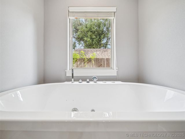 11427 S Ash Street, Jenks, OK 74037