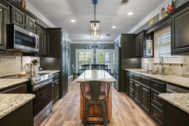 185 Lakeview Rd., Columbia, MS 39429