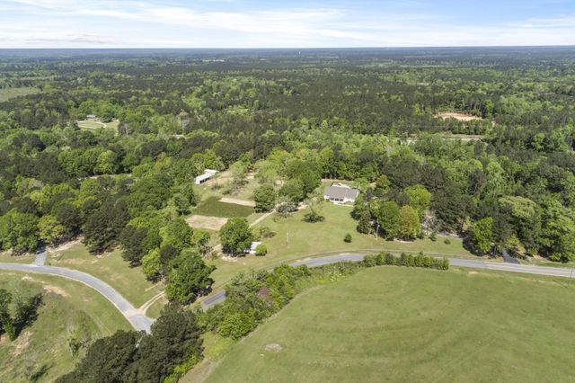 185 Lakeview Rd., Columbia, MS 39429