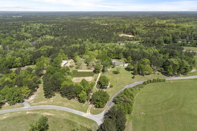 185 Lakeview Rd., Columbia, MS 39429