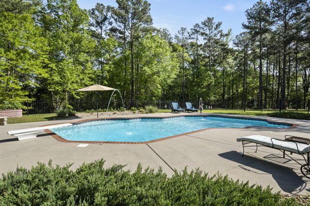 185 Lakeview Rd., Columbia, MS 39429