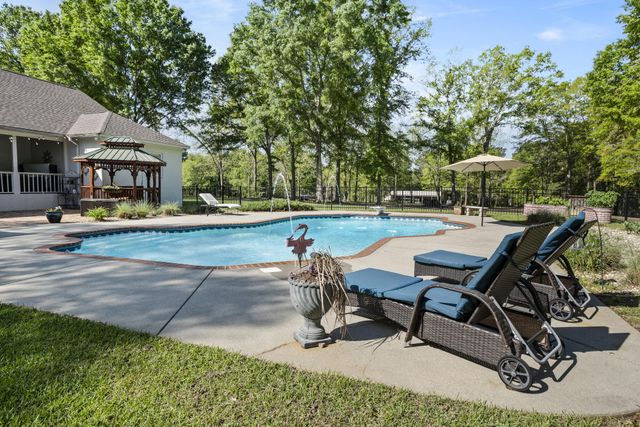 185 Lakeview Rd., Columbia, MS 39429