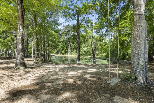 185 Lakeview Rd., Columbia, MS 39429