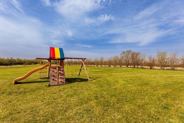 18595 43rd Avenue N, Hawley, MN 56549