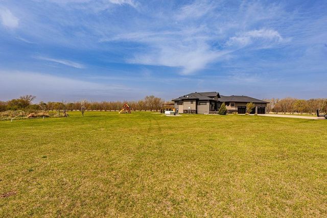 18595 43rd Avenue N, Hawley, MN 56549