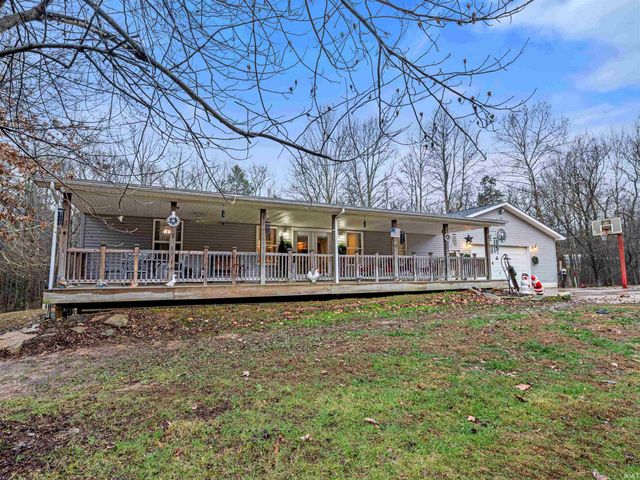 282 Wyler Lane, Mitchell, IN 47446