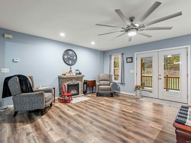 282 Wyler Lane, Mitchell, IN 47446