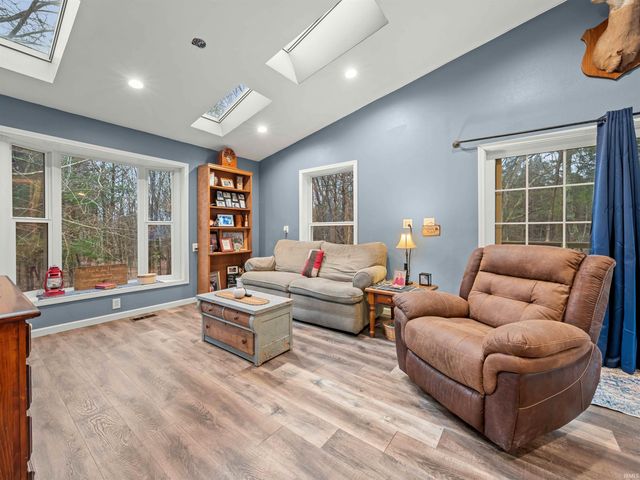 282 Wyler Lane, Mitchell, IN 47446