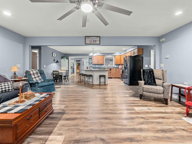 282 Wyler Lane, Mitchell, IN 47446