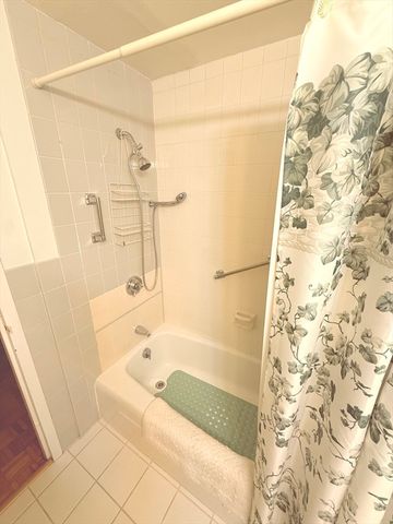 300 Lynn Shore Drive 207, Lynn, MA 01902